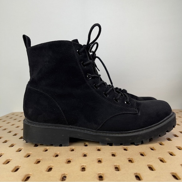 Divided Women’s Work Boot Black Faux Suede Lace Up Lug Sole Size 8.5 US - Picture 2 of 9